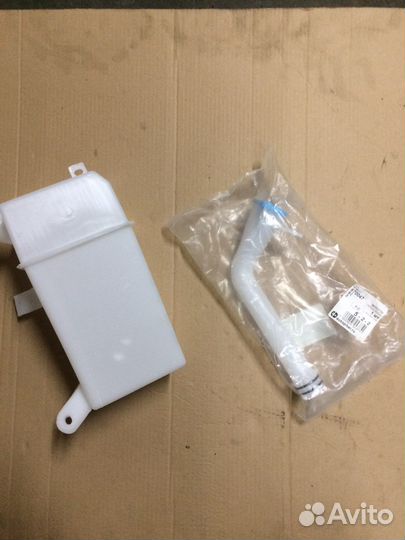 Бачок стеклоомывателя с горловиной Шевроле Лачетти