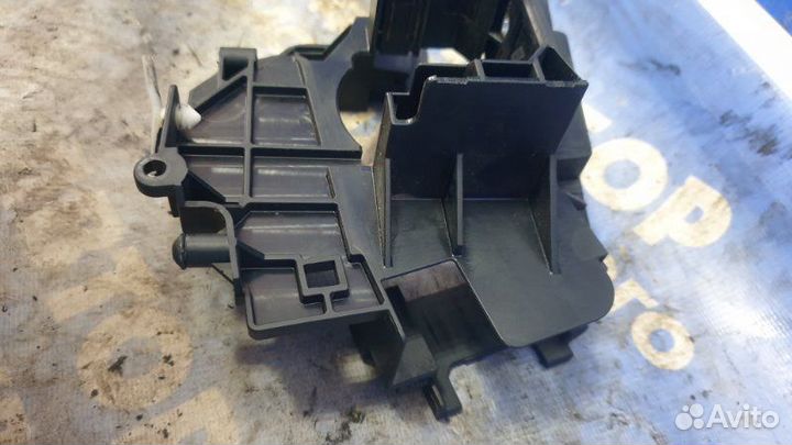 Крепление подрулевых переключателей. Ford Transit