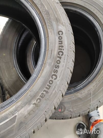 Continental ContiCrossContact LX 215/60 R17