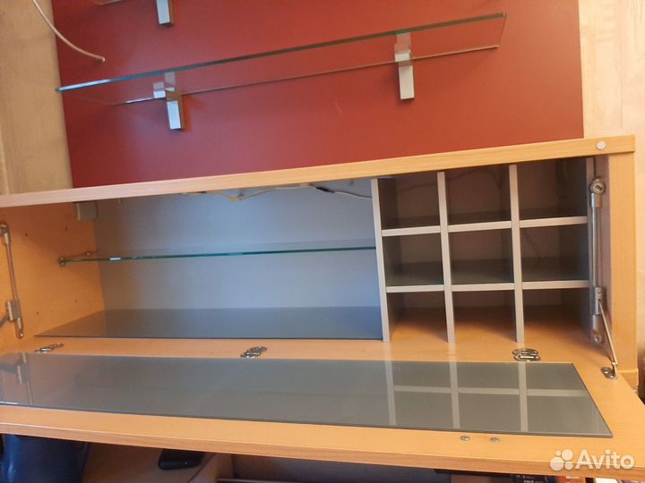 Бар с панелью