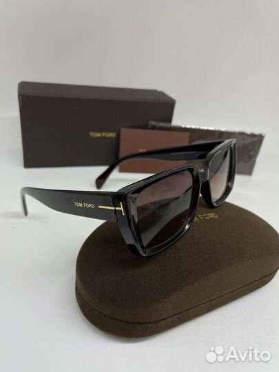 Солнцезащитные очки