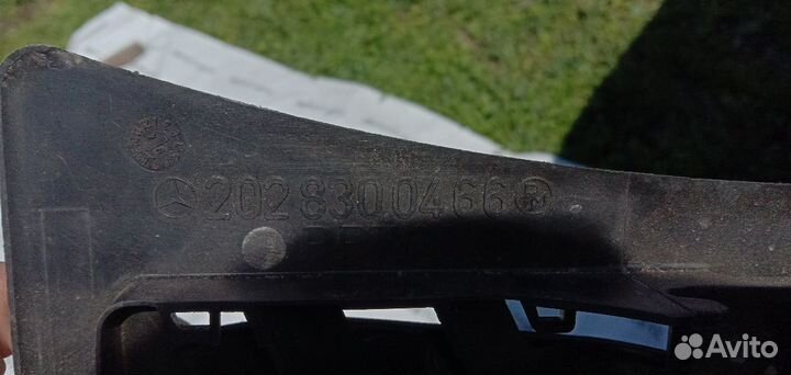 Накладка воздуховода Mercedes W202