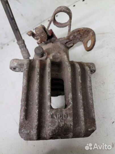 Суппорт задний левый Ауди А4 8Е