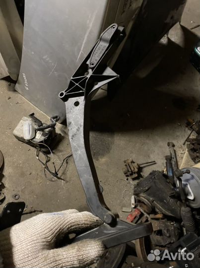 Педаль газа Mercedes W210