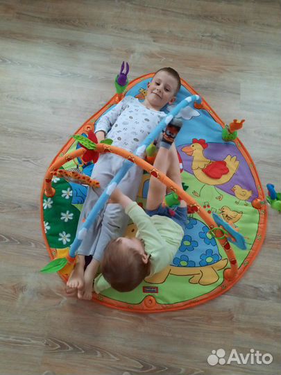 Большой развивающий коврик tiny love