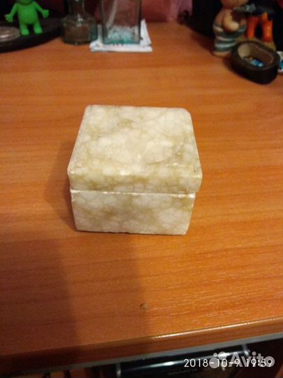 Подставка под чернильницу из мрамора