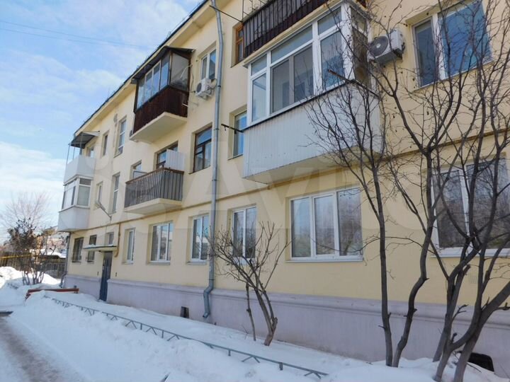 3-к. квартира, 54 м², 1/3 эт.