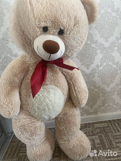 Плюшевый медведь
