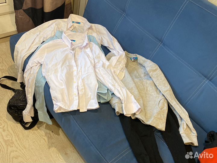 Костюм для школьника 140 +рубашки и спорт костюм