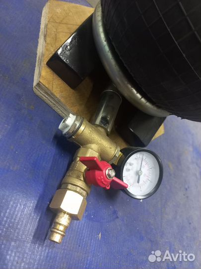 Домкрат пневматический