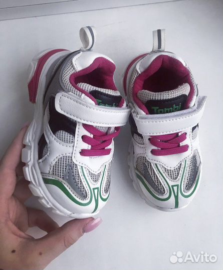 Кроссовки для девочки 23