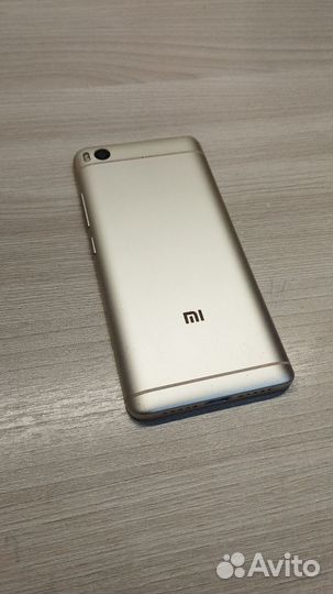 Телефон Xiaomi mi5s
