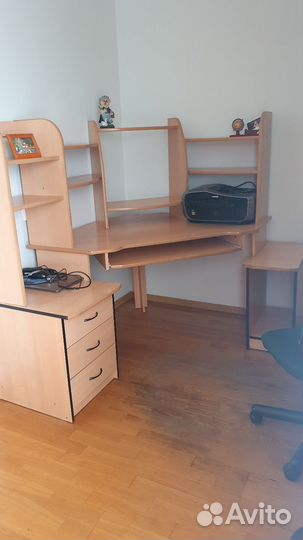 Компьютерный стол