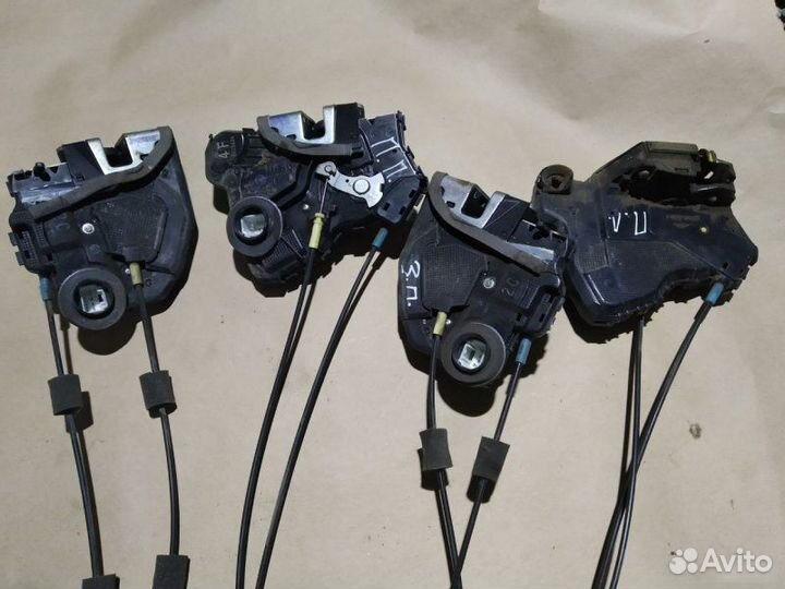 Ручки открывания с замком внутр. Toyota Rav4 XA30