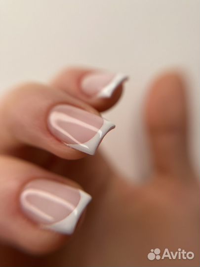 Модель на маникюр