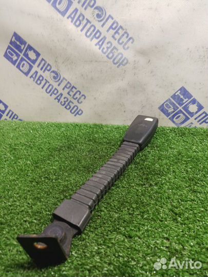 Ответная часть ремня безопасности передняя правая