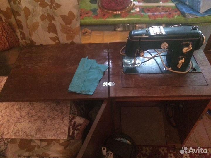 Продам швейную машинку
