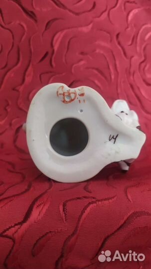 Статуэтка фарфор