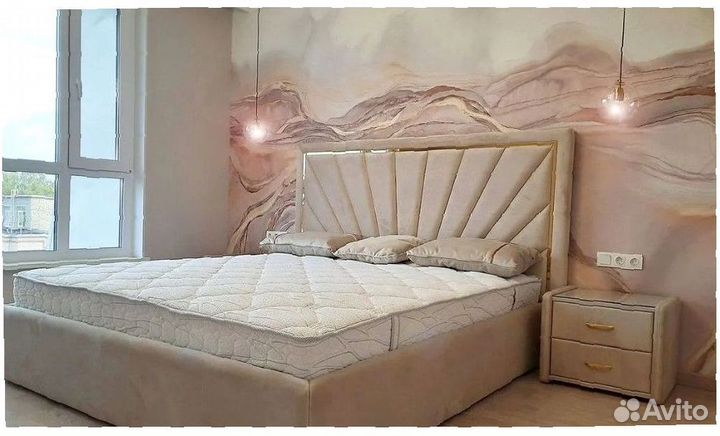 Двуспальная кровать с подъемным механизмом