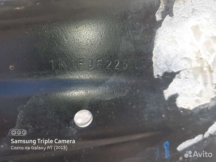 Задний левый продольный рычаг VW групп