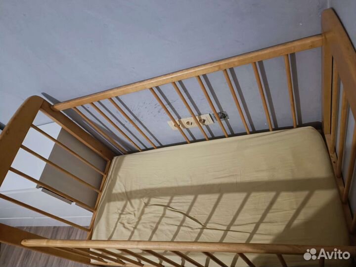 Детская кроватка