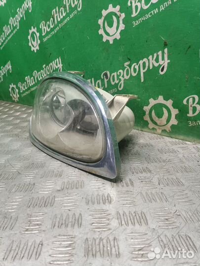 Фара передняя правая Волга 31105