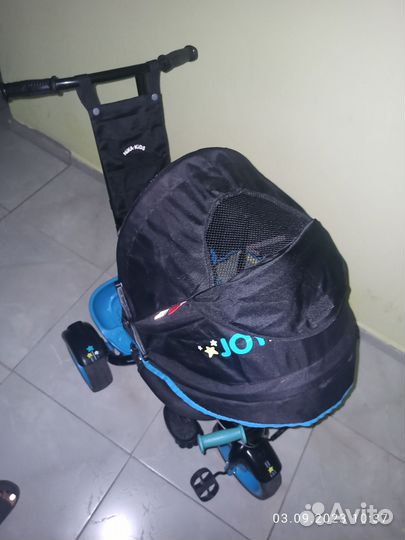 Трехколесный велосипед с родительской ручкой