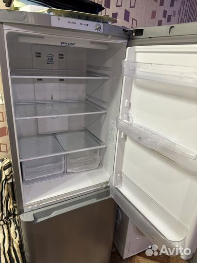 Холодильник Indesit BIA16NFS, No Frost