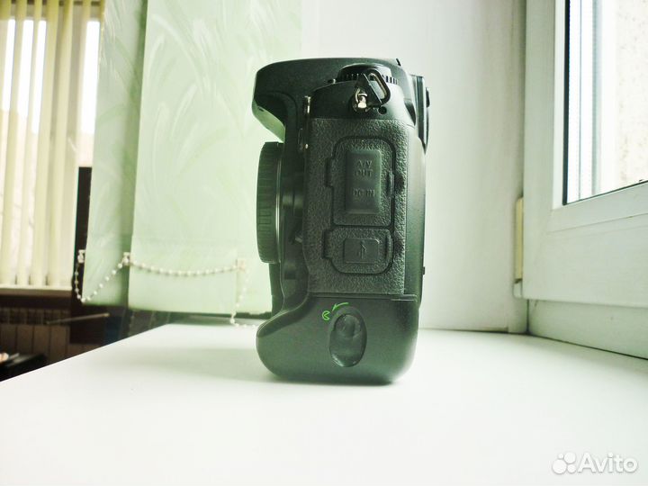 Профессиональной Nikon D2Хs