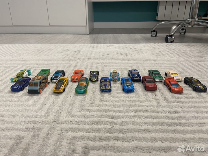 Машинки hotwheels