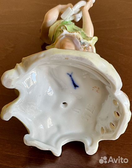 Дама с лирой. Предположительно, Германия