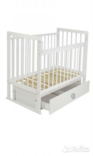 Детская кроватка с поперечным маятником и ящиком
