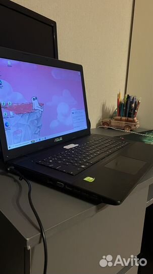 Ноутубк asus