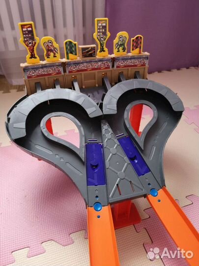 Hot wheels трек