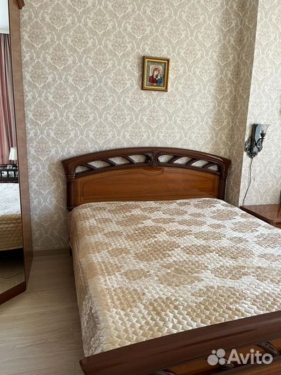 Спальный гарнитур