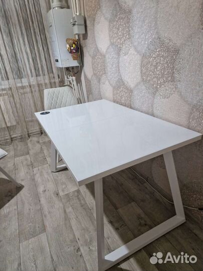 Стол обеденный