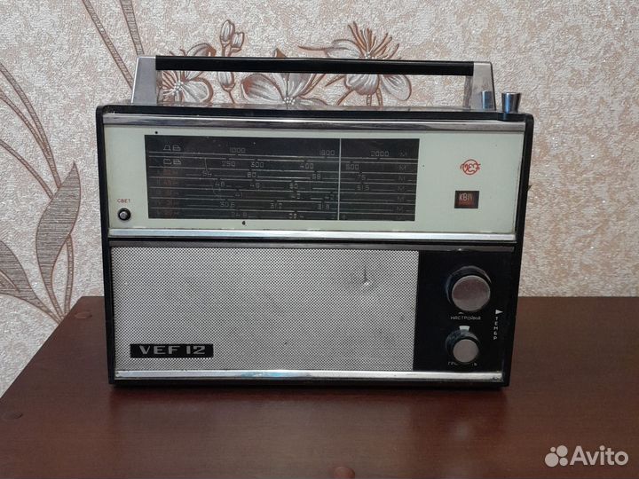 Радиоприемник СССР VEF 12