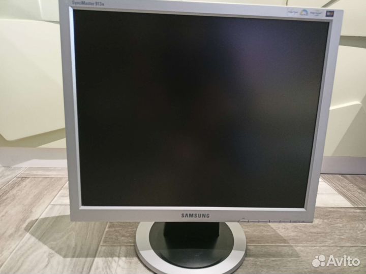 Монитор Samsung