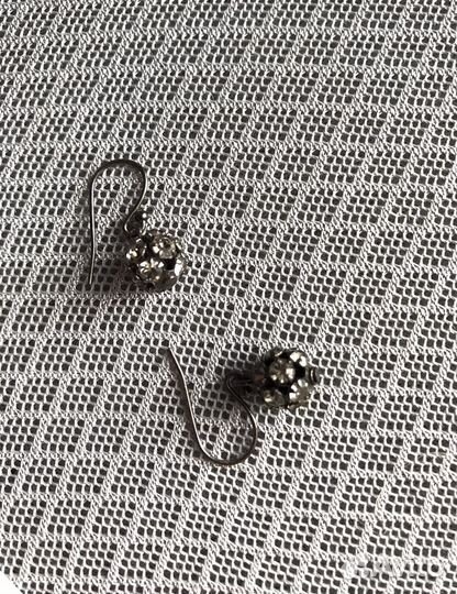 Серьги черные с камнями