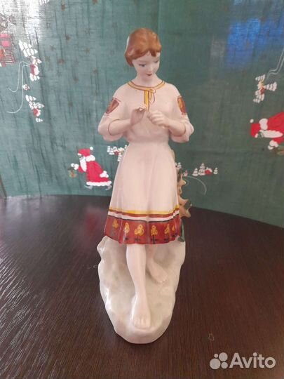 Фарфоровые статуэтки