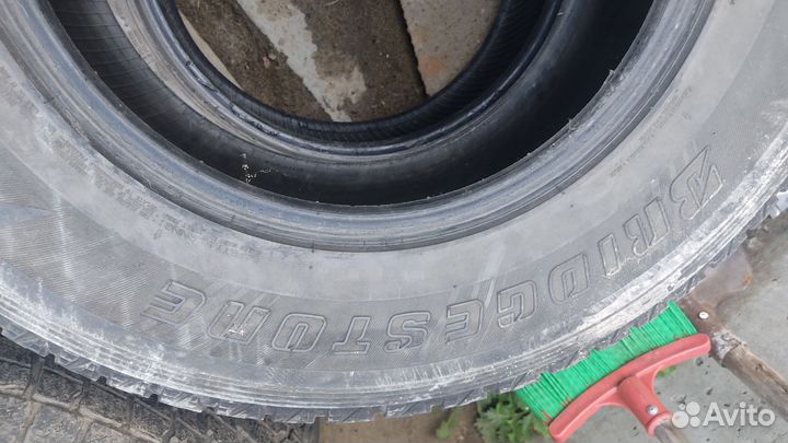 Bridgestone Blizzak LM-500 275/65 R17 30