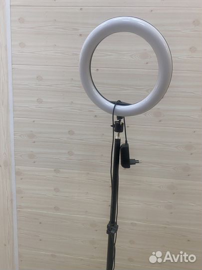 Кольцевая лампа со штативом