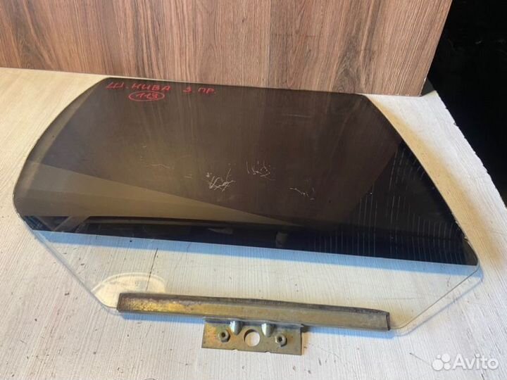 Стекло заднее правое Chevrolet Niva