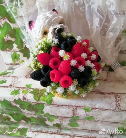 Композиция из мыла в гипсовом кашпо