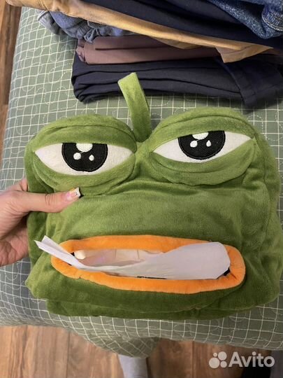 Салфетница в виде лягушки Пепе