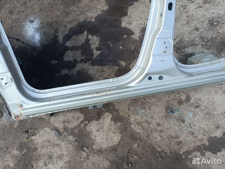 Левый порог Renault Sandero