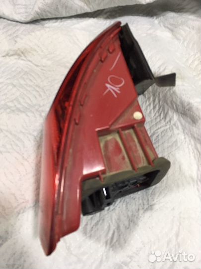 Volkswagen Jetta 6 задний правый фонарь