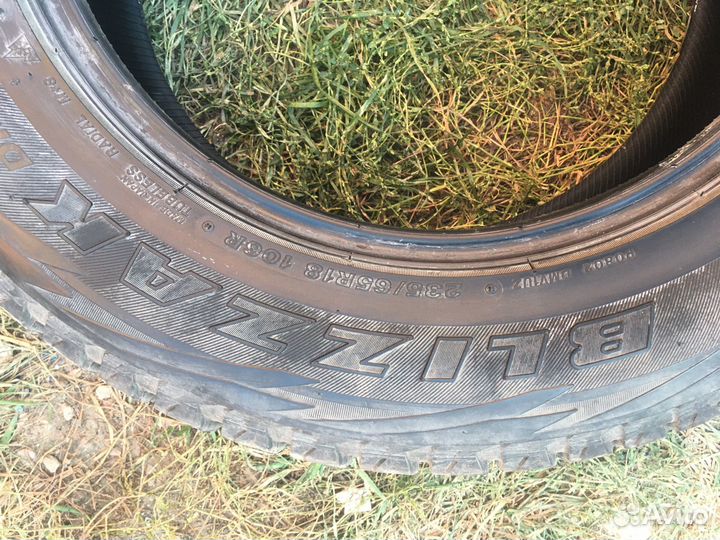 Bridgestone Blizzak LT 235/65 R18