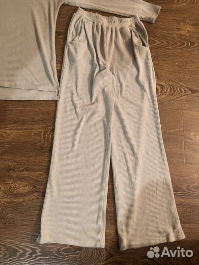 Спортивный костюм женский