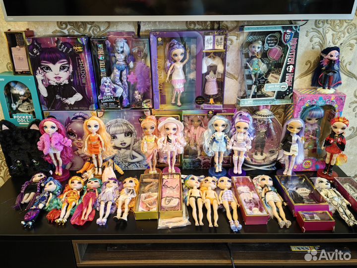 Rainbow high lol omg Monster high Novi stars